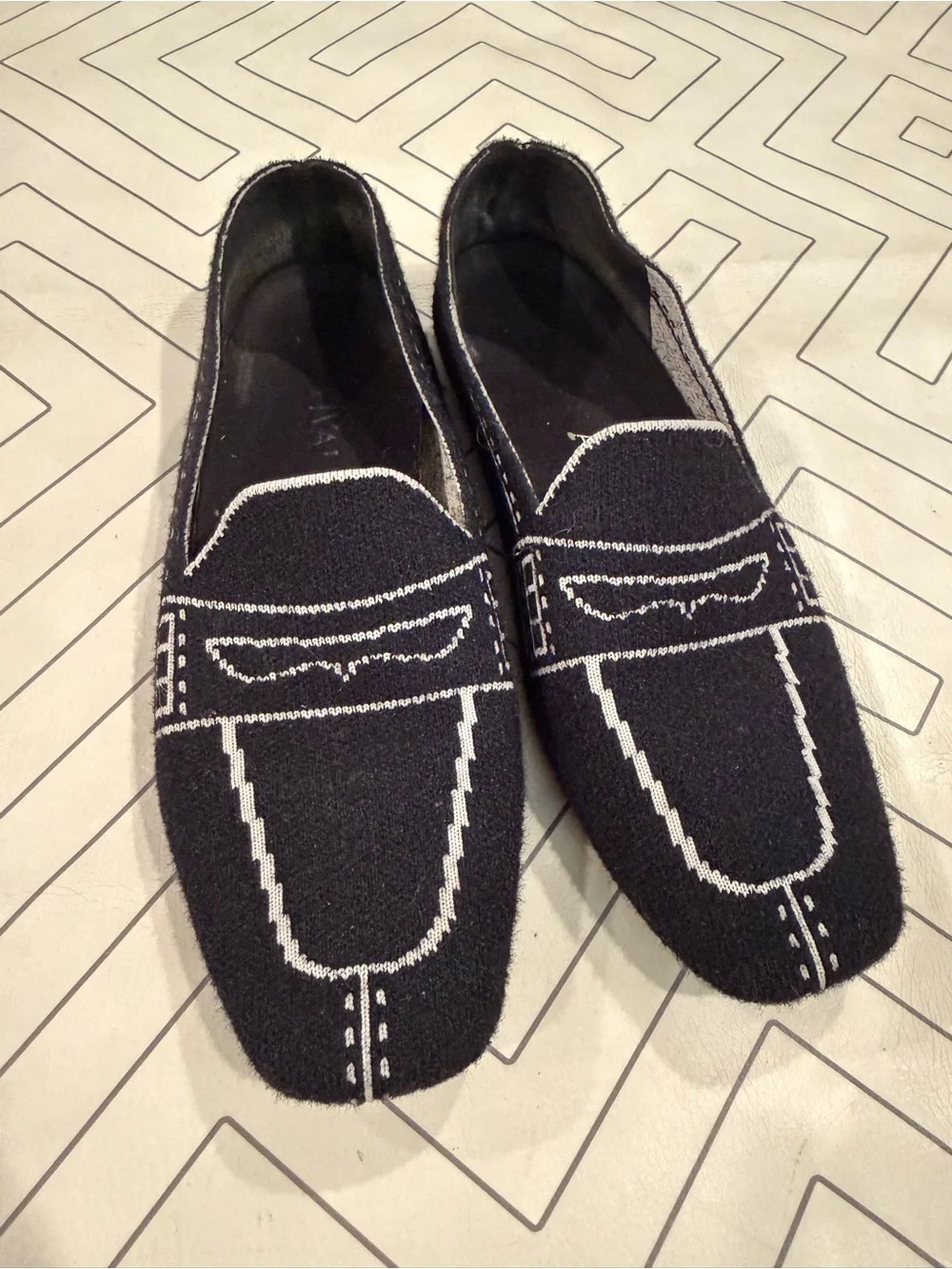 Vivaia Black Printed Loafer Flats